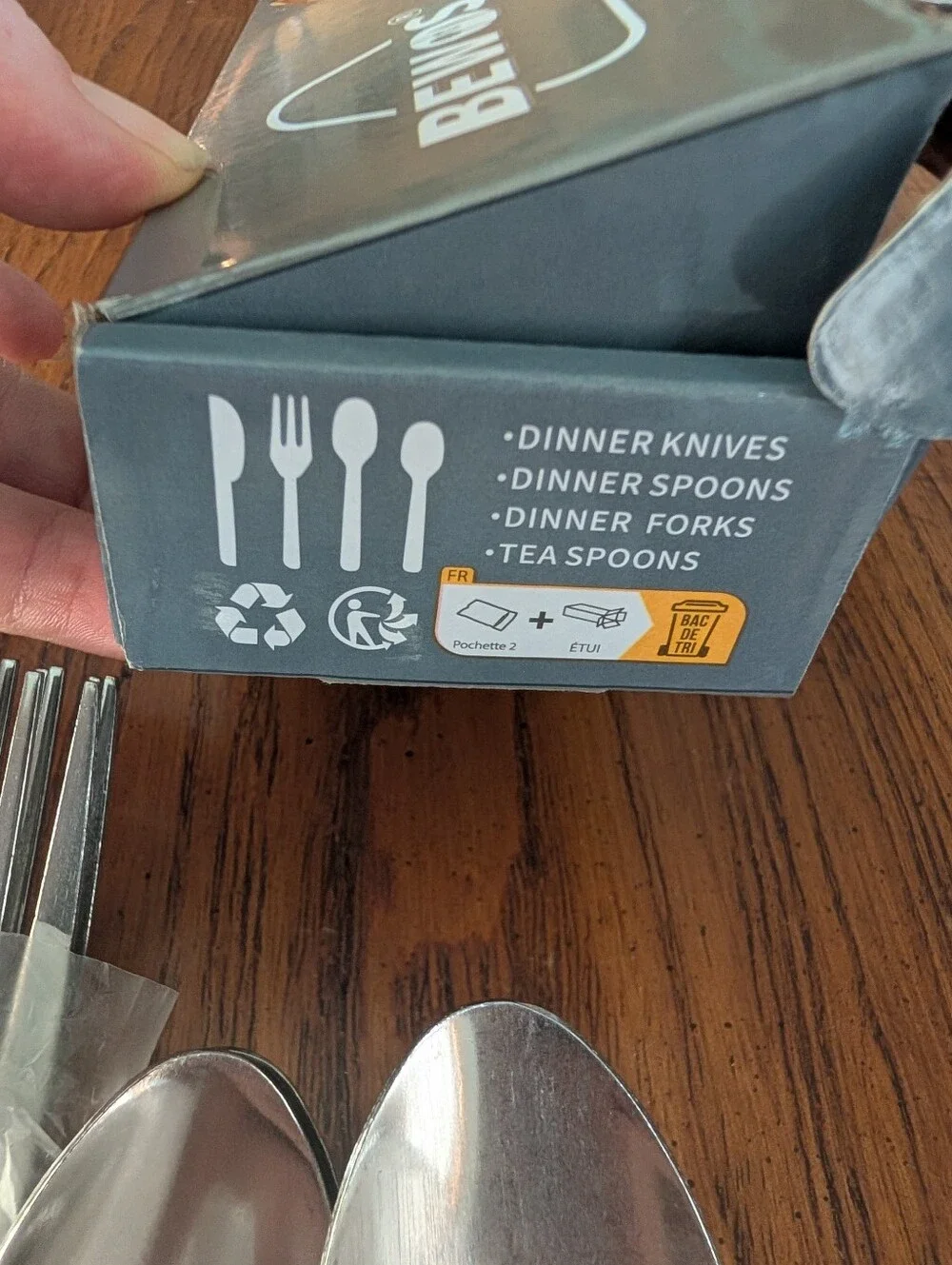 BEWOS 20-Piece Stainless Steel Flatware Set NIB